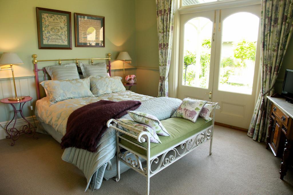 Lilac Rose Boutique Bed And Breakfast Christchurch Room photo